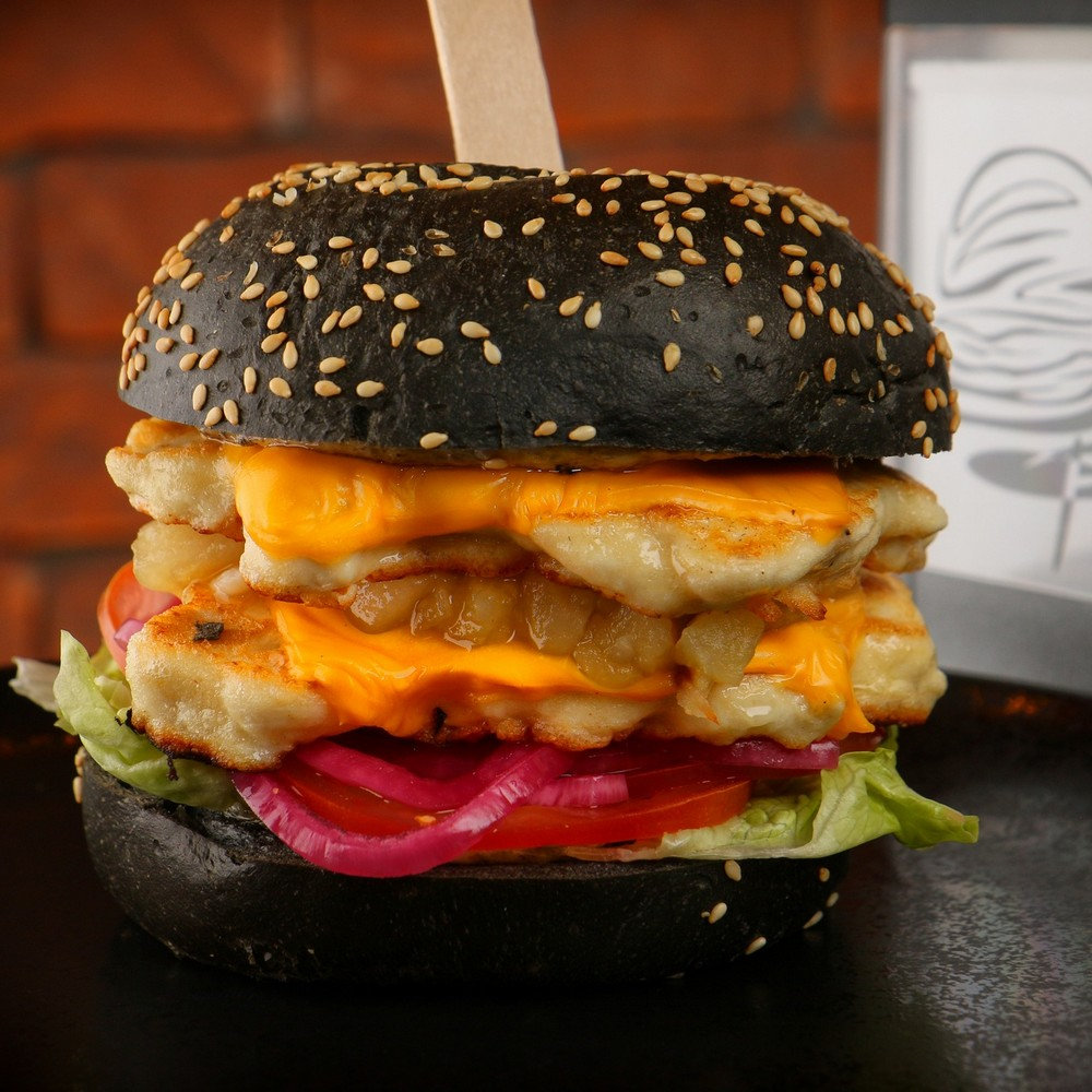 CHICKEN BURGER