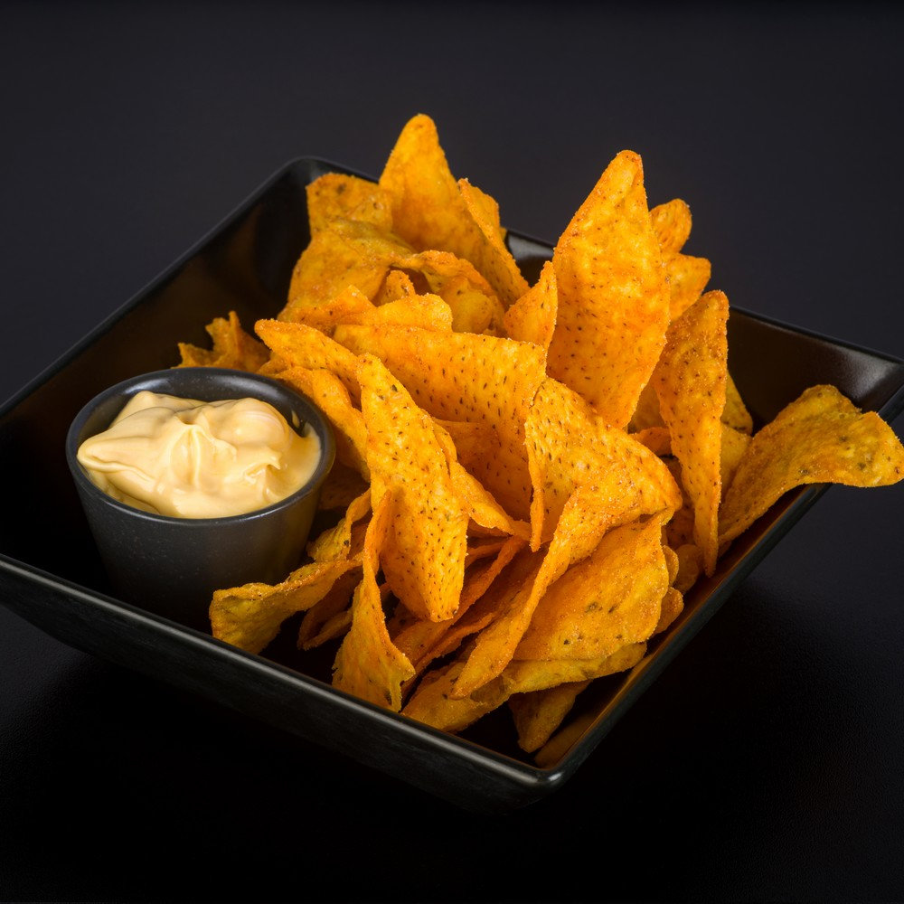 NACHOS WITH CHEESE SAUCE