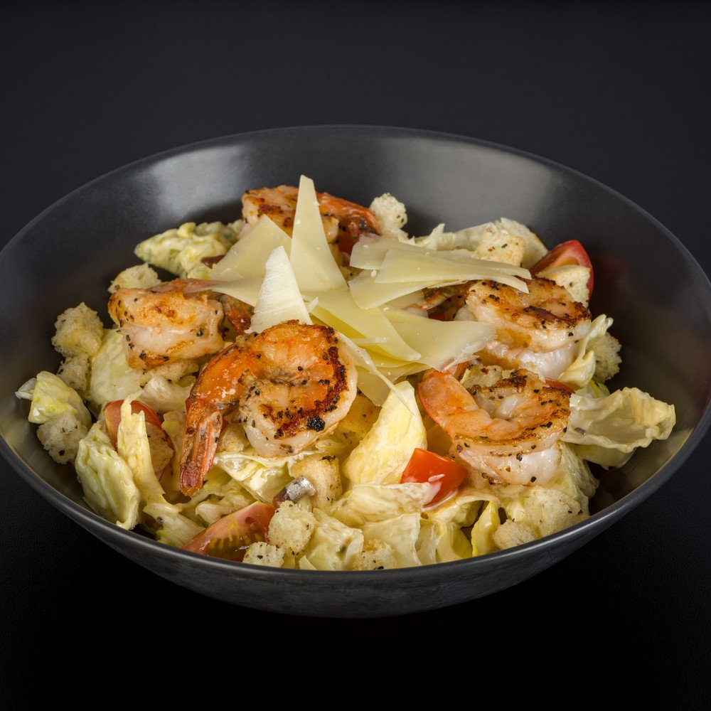 CAESAR SALAD WITH TIGER PRAWNS